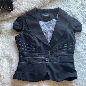 Sz S Cap Sleeve 2 Button Vest